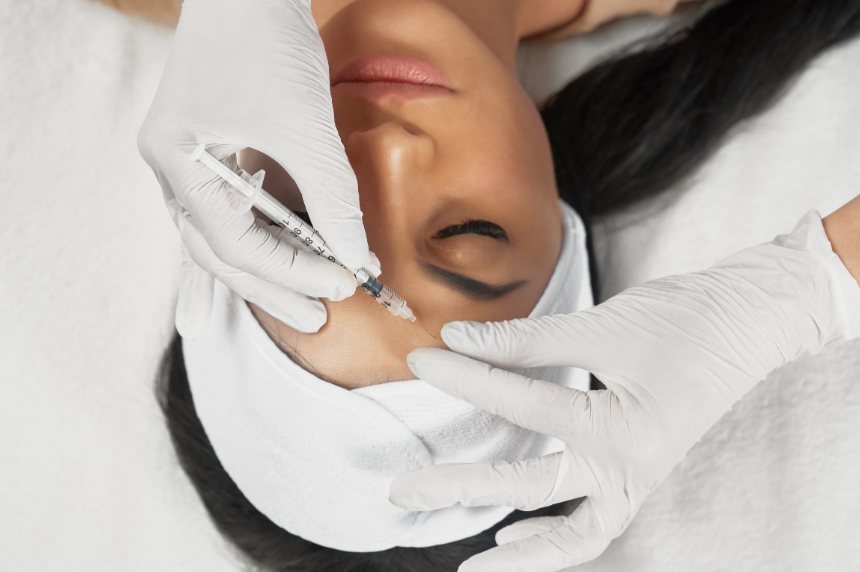 Aplicação de procedimento facial