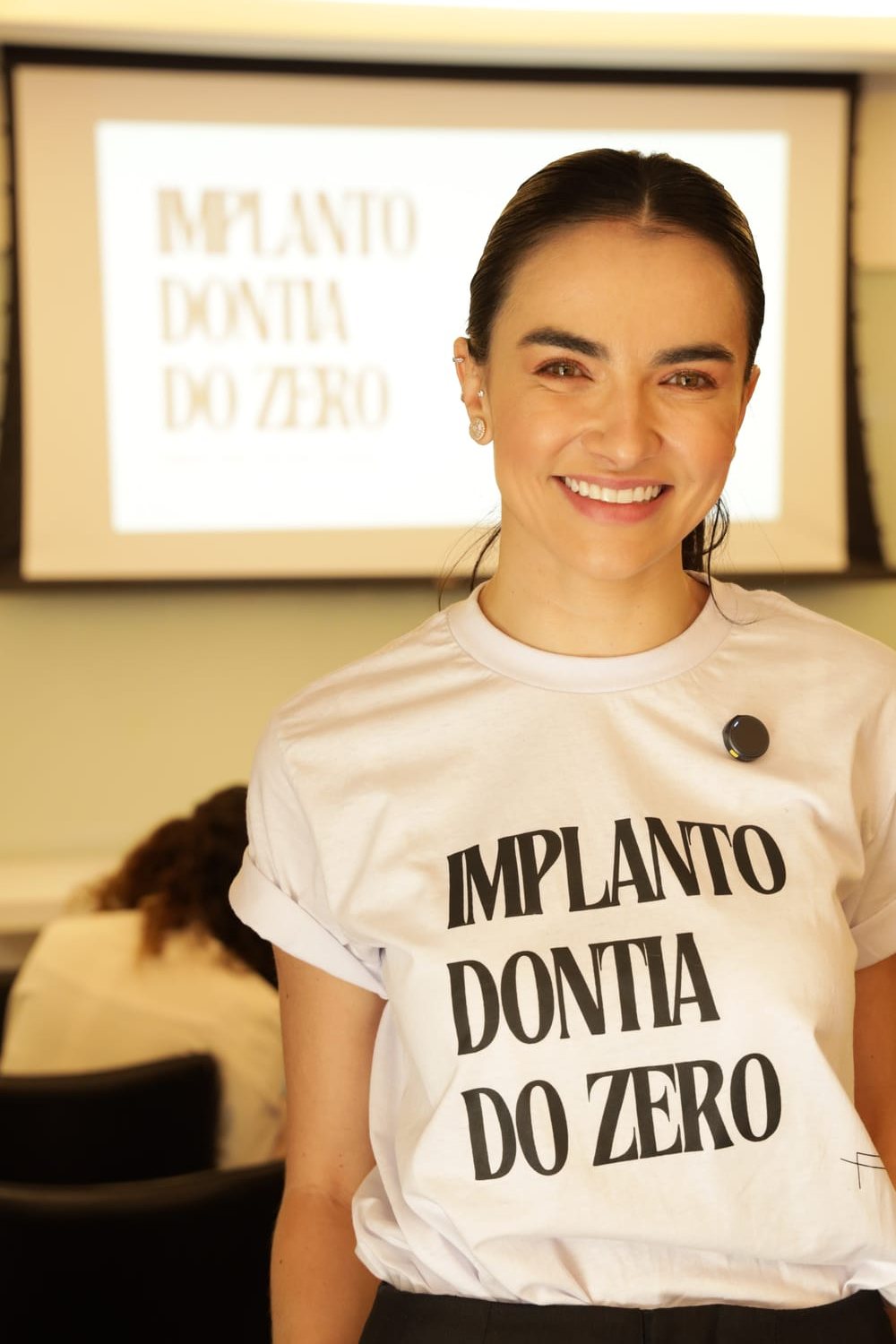 Profa. Dra. Nayara Lucena